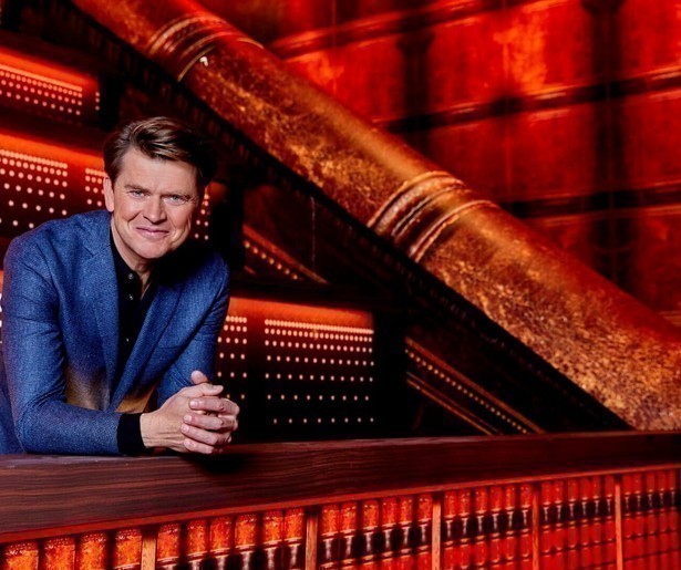 Drie acteurs gaan de strijd met elkaar aan in Weet ik Veel