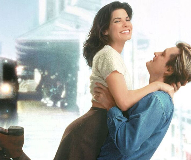 Sandra Bullock redt de man van haar dromen in While You Were Sleeping