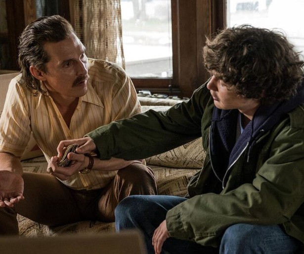 Matthew McConaughey en Richie Merritt vechten om te overleven in White Boy Rick