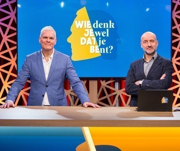 Joep van Deudekom en Rob Urgert stellen het flirtvermogen van nerds op de proef