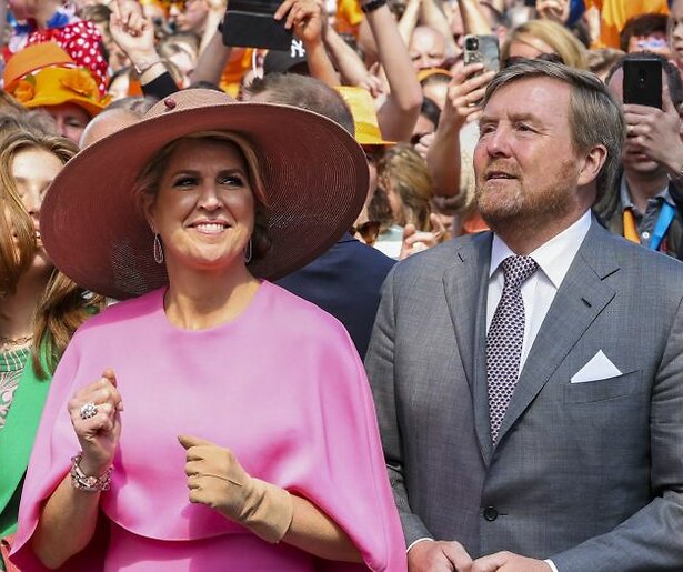 De TV van gisteren: Nederland kleurt als vanouds Oranje