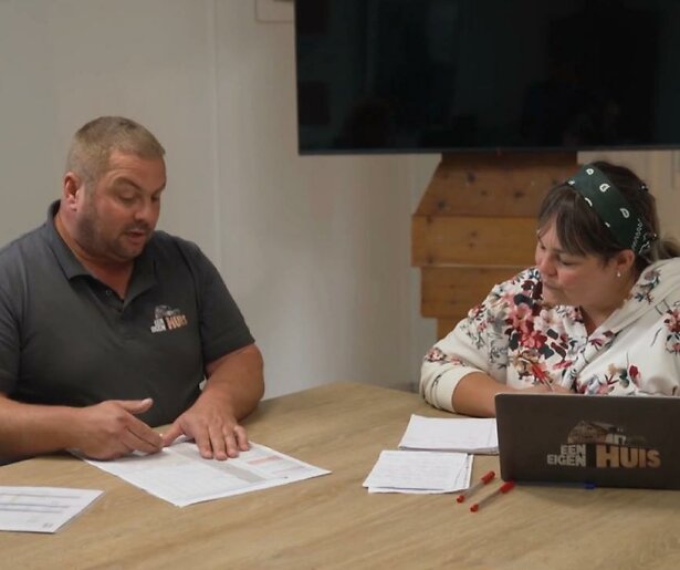 Een Eigen Huis-opzichter Wim Vroege houdt ook deze week weer alles goed in de gaten