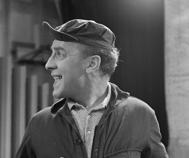 Waylon en Richard Groenendijk brengen een ode aan Wim Sonneveld in Wim Sonneveld - Tour de Chant