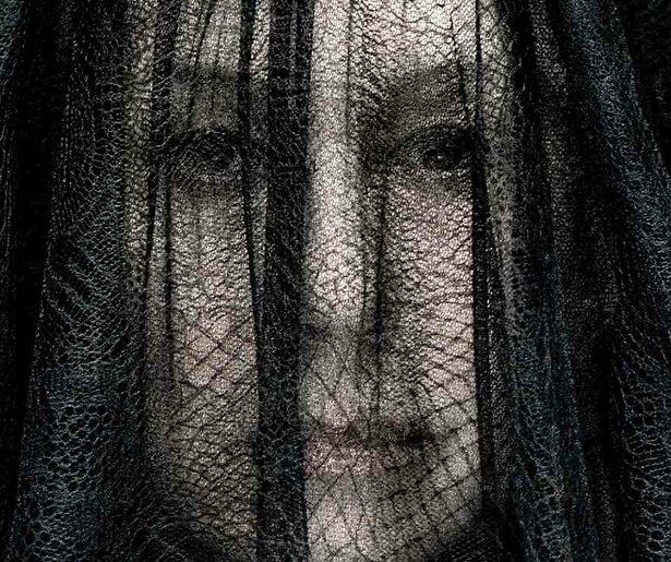 Helen Mirren woont in een gigantisch spookhuis in Winchester