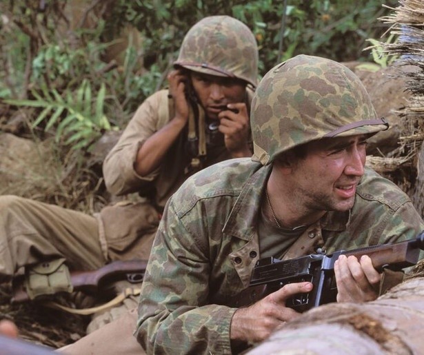 Nicholas Cage moet Adam Beach met zijn leven beschermen in Windtalkers