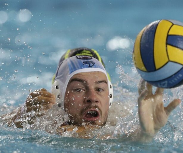 Waterpoloërs het bad in tijdens WK Zwemmen