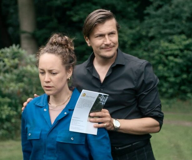 Anouk Maas besluit Robbert Bleij te confronteren in Woeste Grond