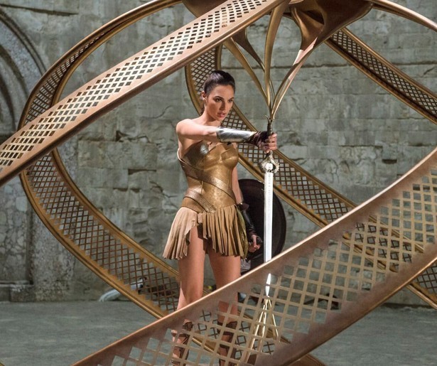 Gal Gadot is duidelijk niet bang voor oorlogsgod Ares in Wonder Woman