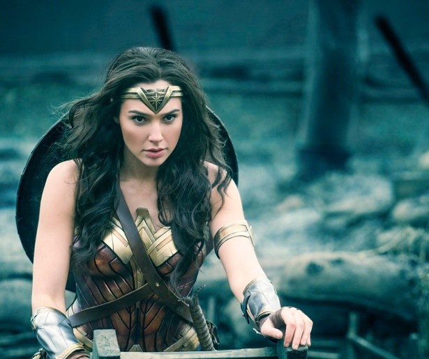 Gal Gadot bewijst haar moed in Wonder Woman