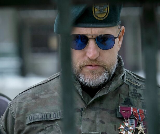 Woody Harrelson knokt met een stel apen in War for the Planet of the Apes