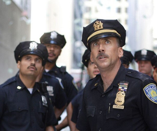 Nicolas Cage zit vast onder het puin in World Trade Center