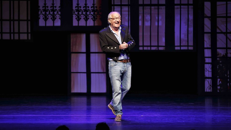 De TV van gisteren: Youp verslaat nipt dansende BN'ers