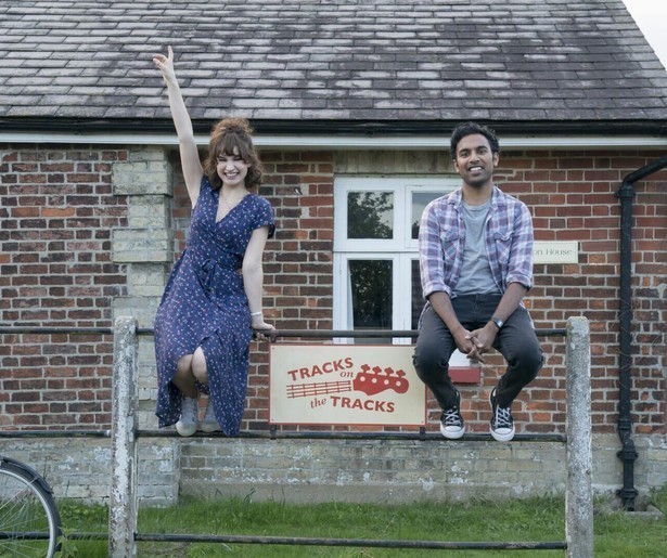 Himesh Patel gaat aan de haal met de muziek van The Beatles in Yesterday