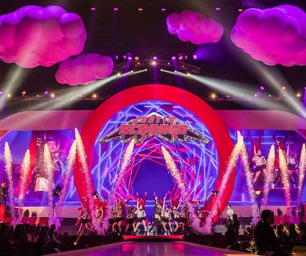 Victor Mids en Yolanthe in The Christmas Show 2017