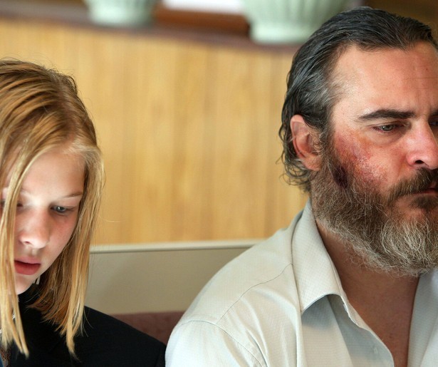 De traumatische achtergrond van Joaquin Phoenix in You Were Never Really Here