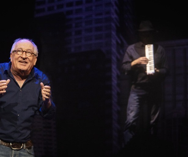 Cabaretier Youp van 't Hek opnieuw in het zonnetje 