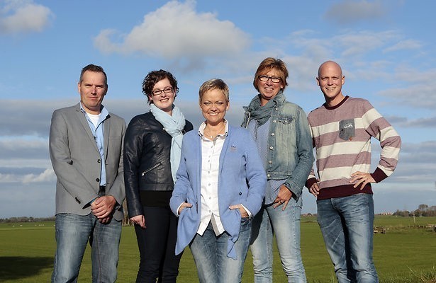 Videosnack: Lange Frans brengt eerbetoon aan deelnemers Zolang Ik Leef