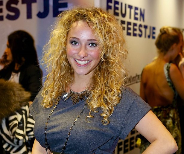 Borstimplantaten deden Zimra Geurts in rolstoel belanden