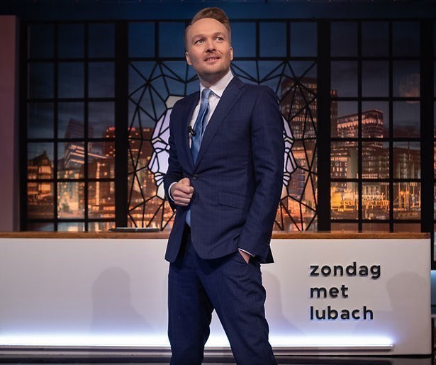 De TV van gisteren: Zondag met Lubach op het podium