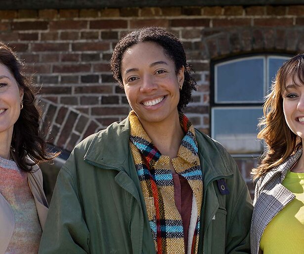 Een kijkje nemen bij de opnames van Zussen? Dat kan als figurant!