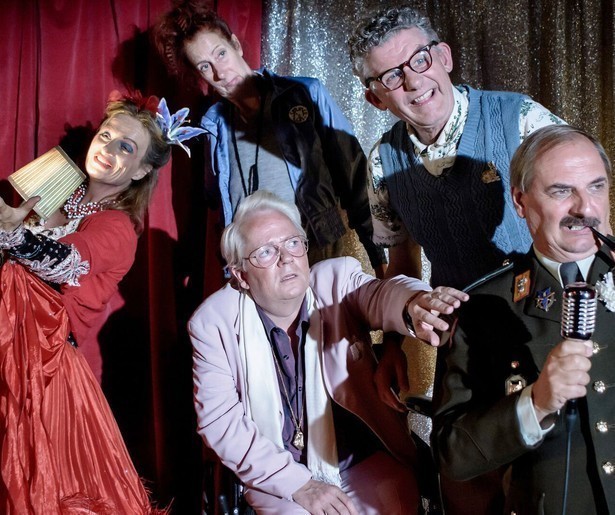 Martin van Waardenberg komt in Loenatik, Te Gek! opeens in de gewone wereld terecht