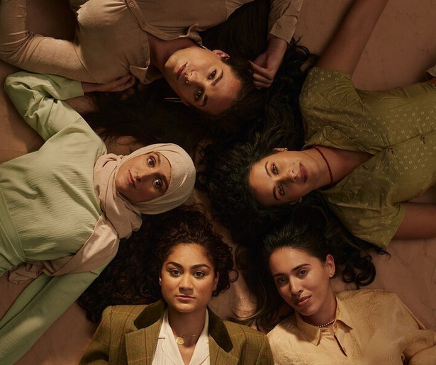 Soumaya Ahouaoui krijgt het heet onder haar voeten in Zina