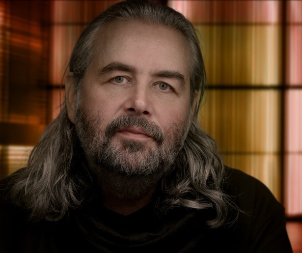 Theo Maassen praat met cinematograaf Hoyte van Hoytema in Zomergasten