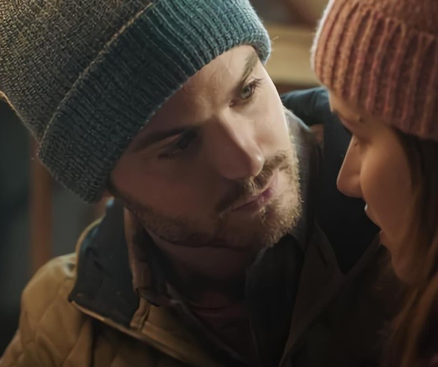 Vinden Barbara Sloesen en Jim Bakkum de liefde in de Nederlandse romcom Zwaar Verliefd?