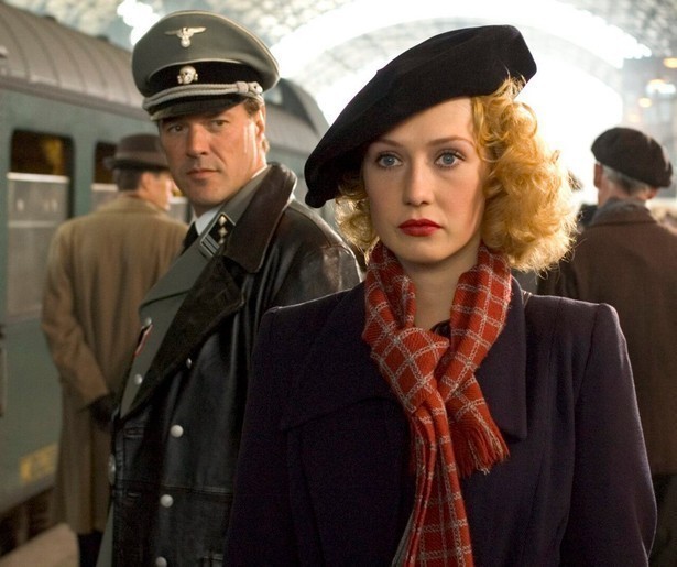 Carice van Houten papt in Zwartboek aan met Sebastian Koch